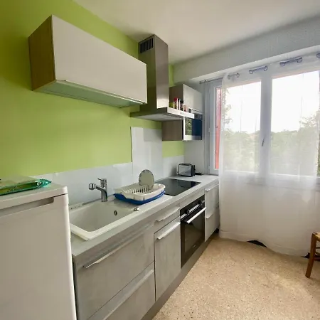 F3 De 60 M² Au Rez De Chaussee D'une *