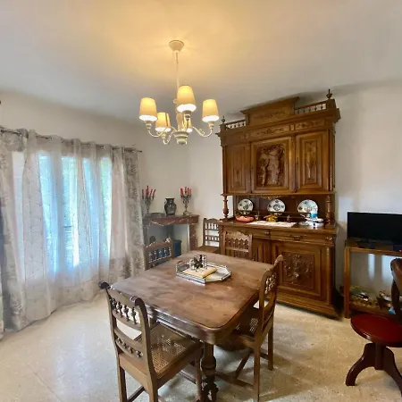 F3 De 60 M² Au Rez De Chaussee D'une *