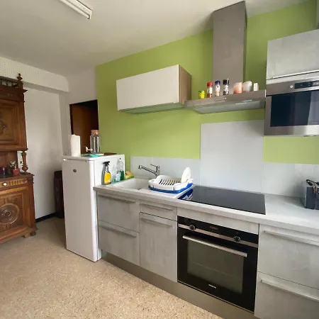 F3 De 60 M² Au Rez De Chaussee D'une *