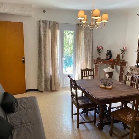 F3 De 60 M² Au Rez De Chaussee D'une Apartman Vézénobres