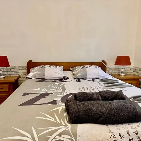 F3 De 60 M² Au Rez De Chaussee D'une Apartman Vézénobres