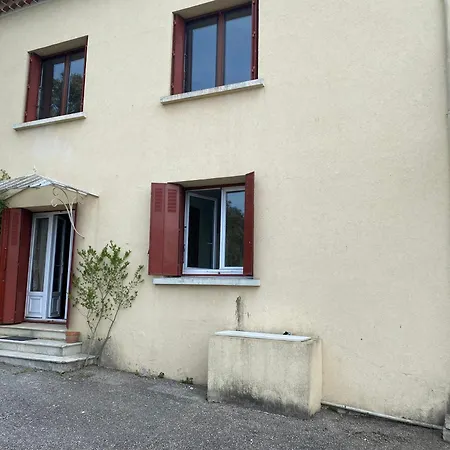 Apartman F3 De 60 M² Au Rez De Chaussee D'une