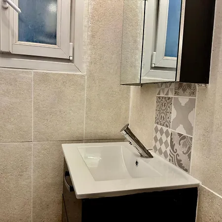 F3 De 60 M² Au Rez De Chaussee D'une Apartman